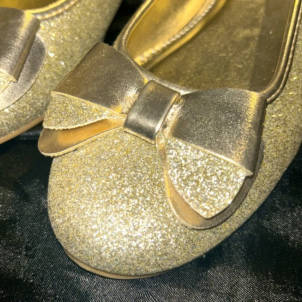 ❌FINAL PRICE DROP❌Nina Gold Glitter Ballet flats Slip on Shoes size 3 NWT!